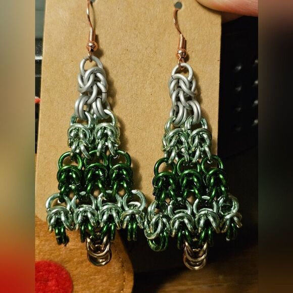 Chainmail Christmas Tree Earrings Large (E22) - Picture 3 of 5
